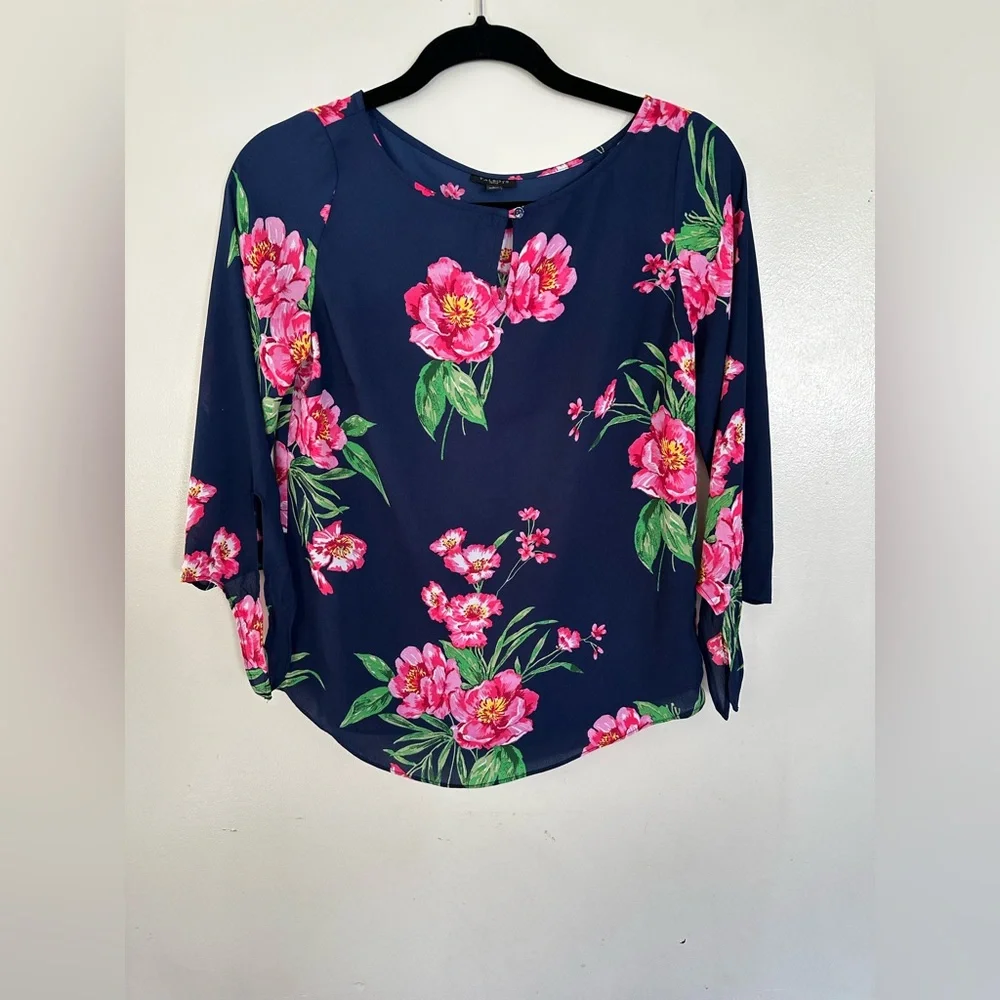 Talbots Vibrant Pink Floral Pattern Blouse Keyhole Back Tie Cuffs Size P( small) - Picture 2 of 11
